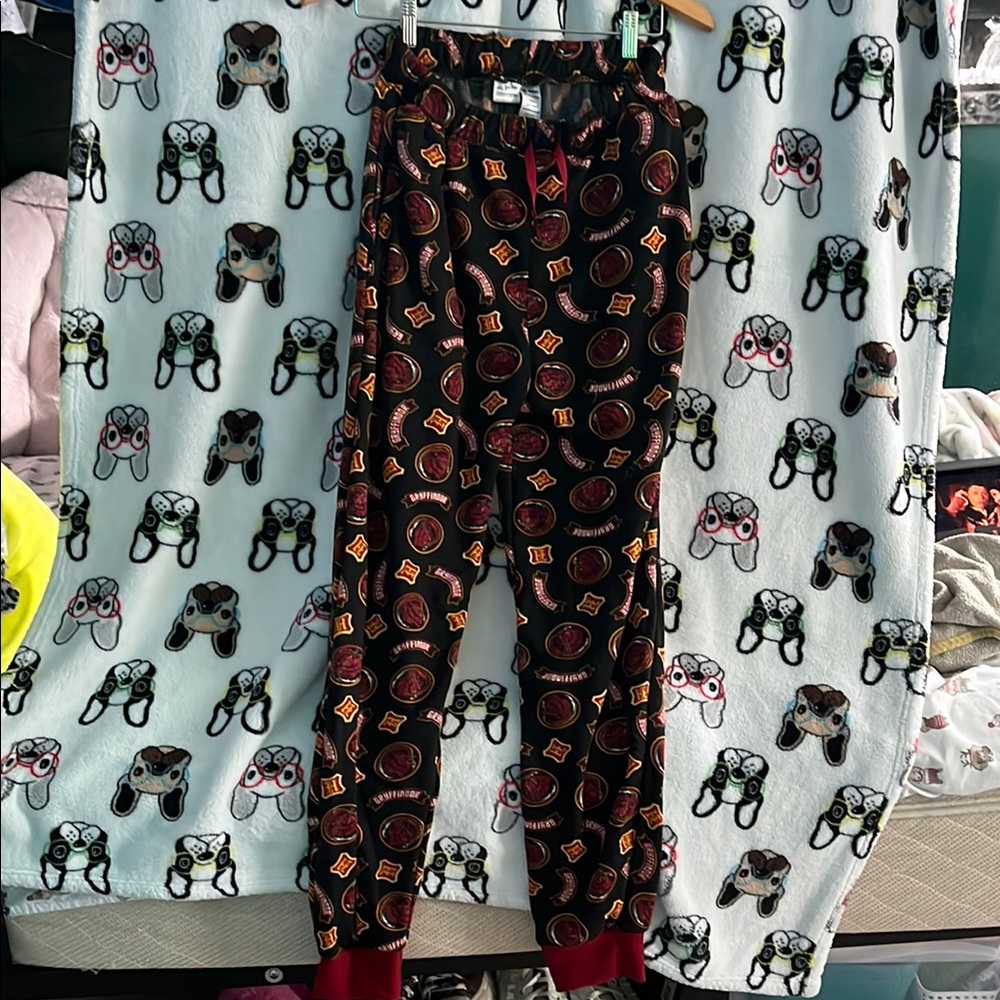 Harry Potter Gold and Black Sleep Pants with Iconic Style